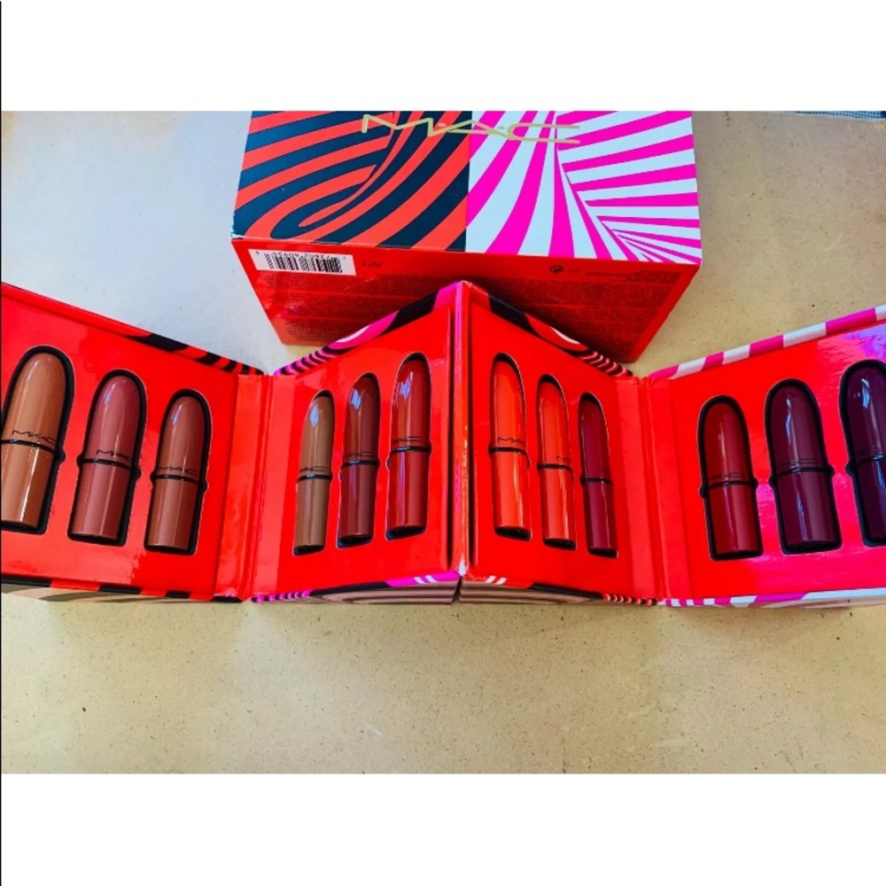 The Ultimate Trick Mini Lipstick X 12 Vault